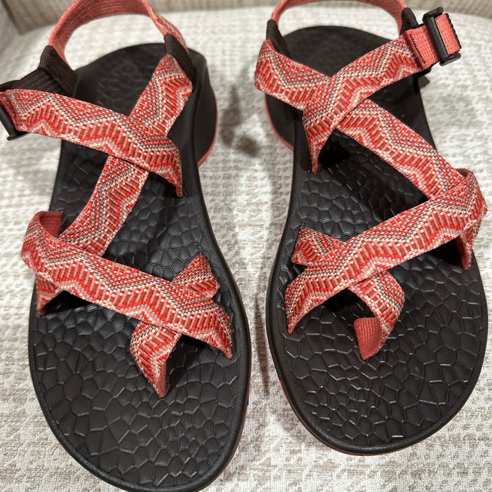 Chaco Classic Z2 Sandals Brown and Aztec Women’s Size 9 with Toe Strap Hiking